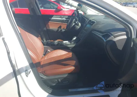 2015 Ford Fusion Hybrid Titanium z USA, uszkodzony, nr VIN 3FA6P0RU3FR263707